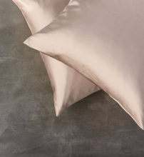 Load image into Gallery viewer, Mulberry Silk Pillowcase &amp; Eye Mask - 100% Pure Mulberry Silk
